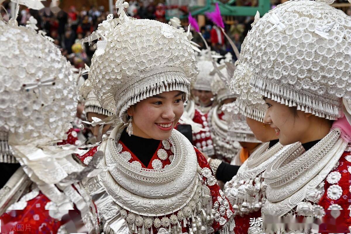 贵州黔东南苗族同胞盛装欢庆芦笙会热闹非凡_黄平县_谷陇镇_二七