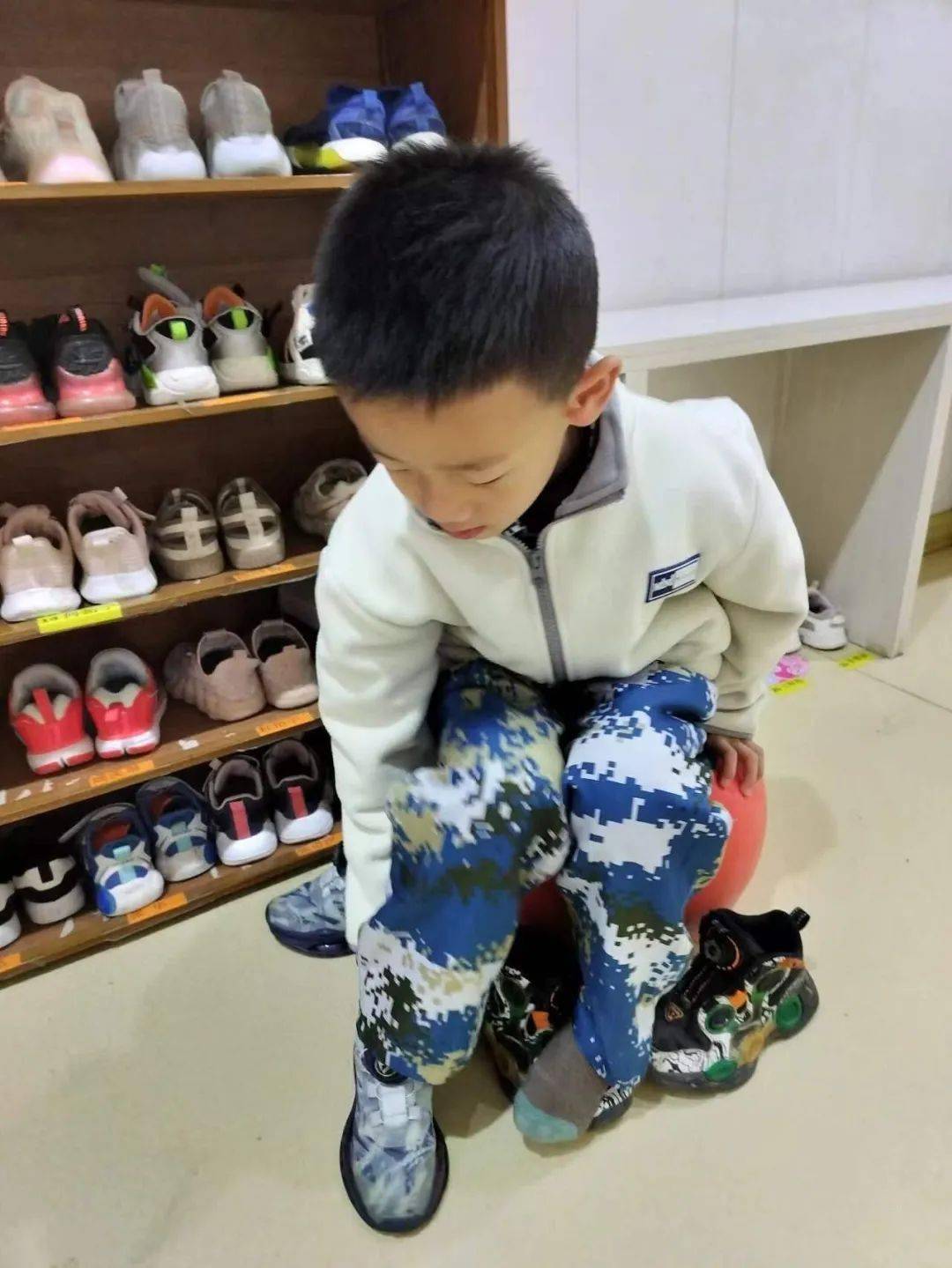 至德61关铝幼儿园【今天,你换鞋了吗?】_小朋友_孩子_家长