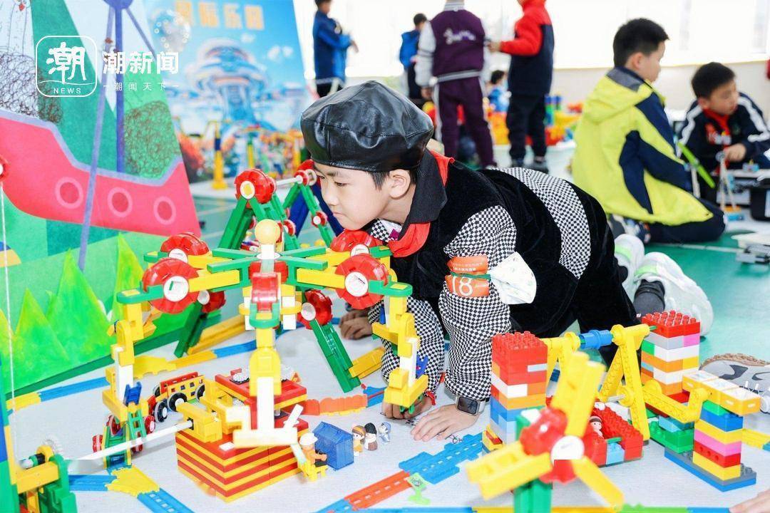 这群一到三年级的娃,在杭州市中小学生科技节上搭建"游乐园"