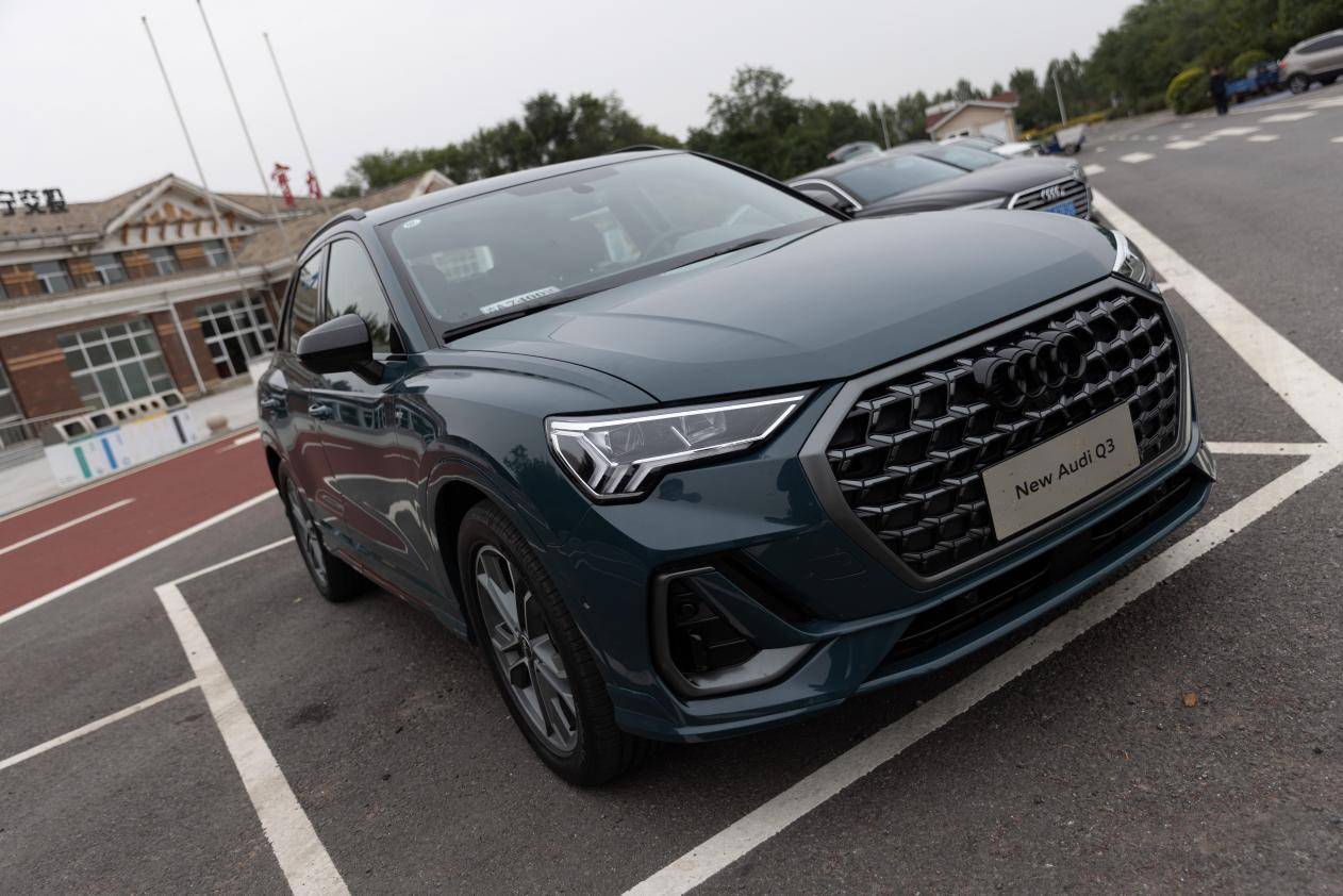 新奥迪q3:时尚与品质的完美融合_搜狐汽车_搜狐网