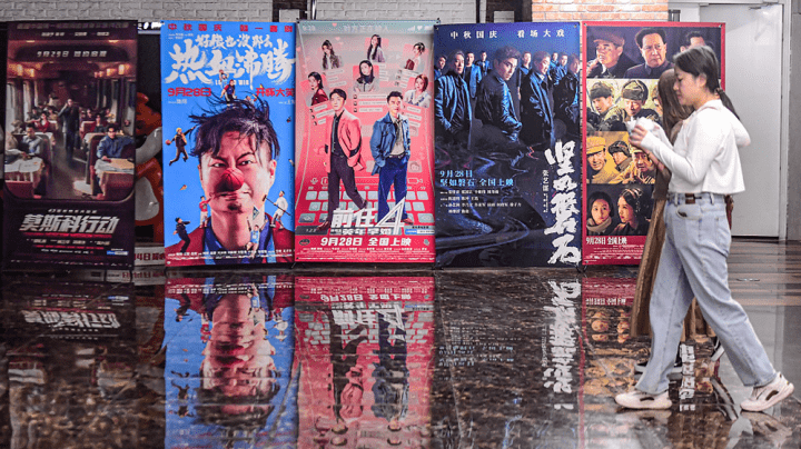 潮评丨国产片包揽票房前十,靠什么?_中国_电影_市场