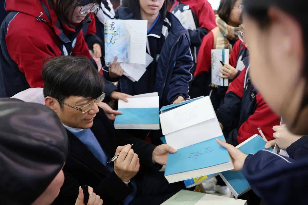 《君不见》:从阅读走向写作 第二届岳麓书会"书香进校园"望城一中站