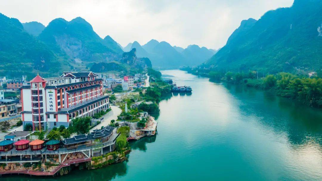 南丹县歌娅思谷旅游度假区▲凤山县巴腊猴山景区▲罗城县天门山景区