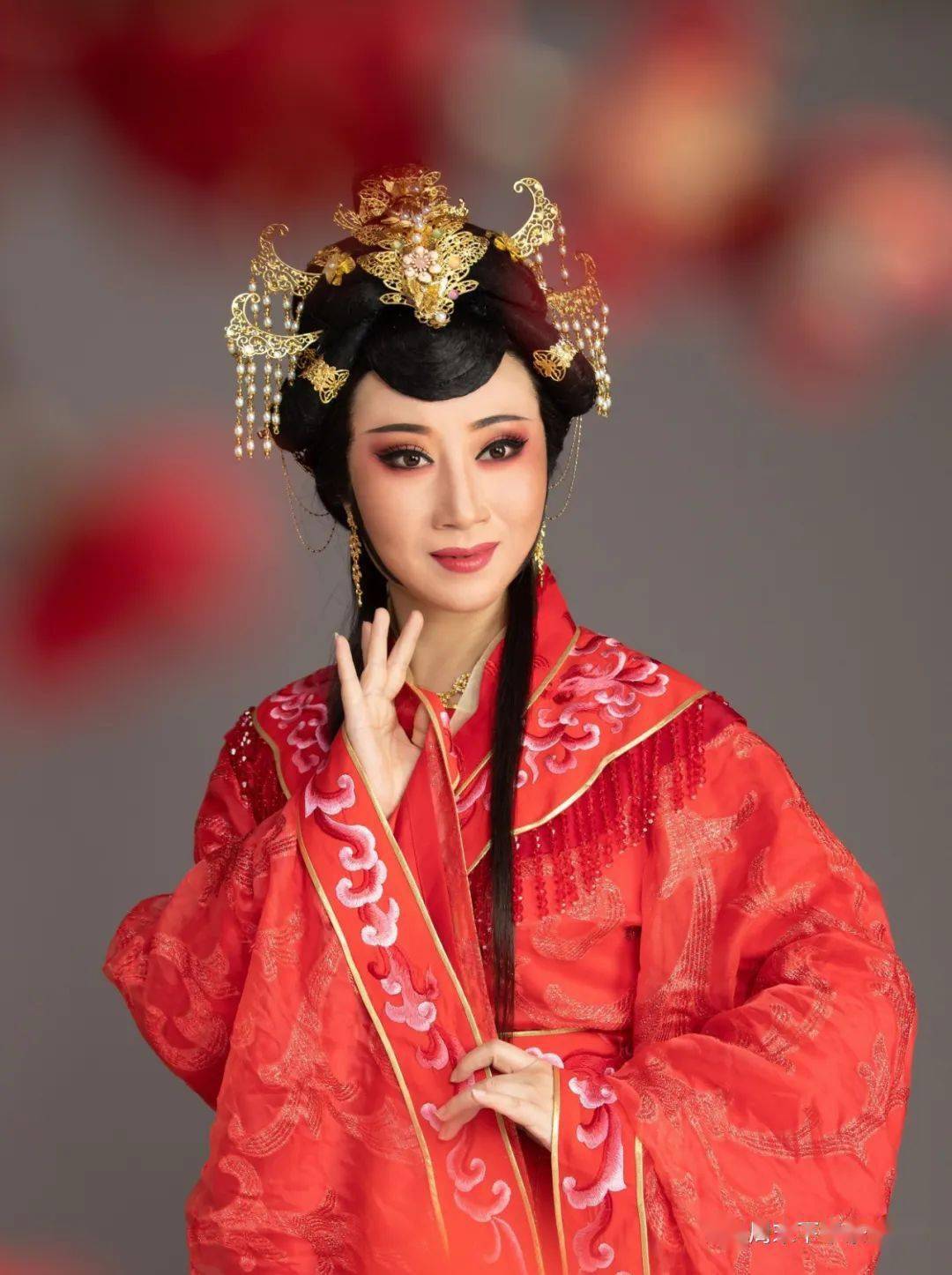 今天|【周末下午茶】越剧女小生陈丽君走红,传统艺术如何捕获年轻人?