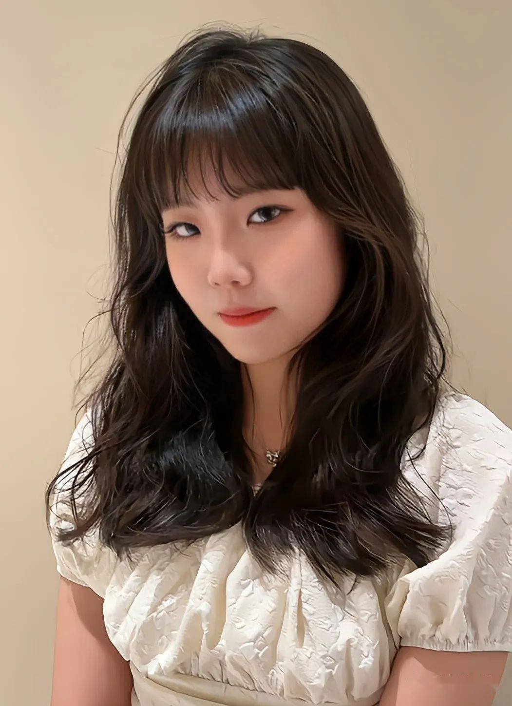 "年龄40 都适合的最火秋冬气质烫,扎起来都好看."_发型_自然_短发