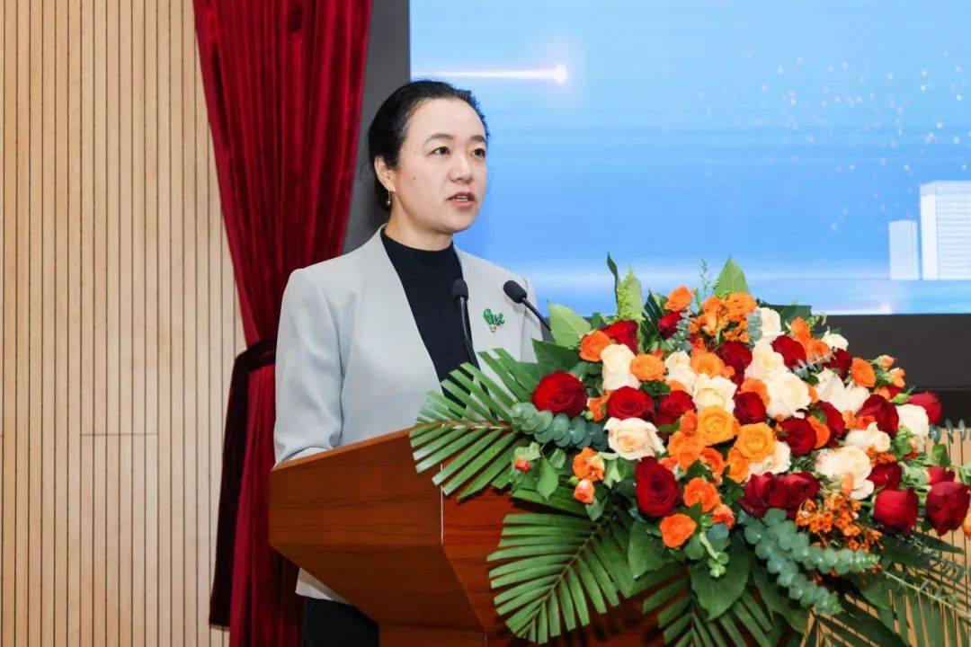 开幕式上,于雪梅,闫海洲分别致辞.