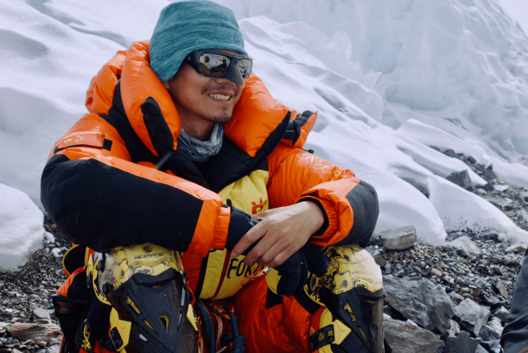 一个盲人按摩师爬上了珠峰_张洪_强子和_裂缝