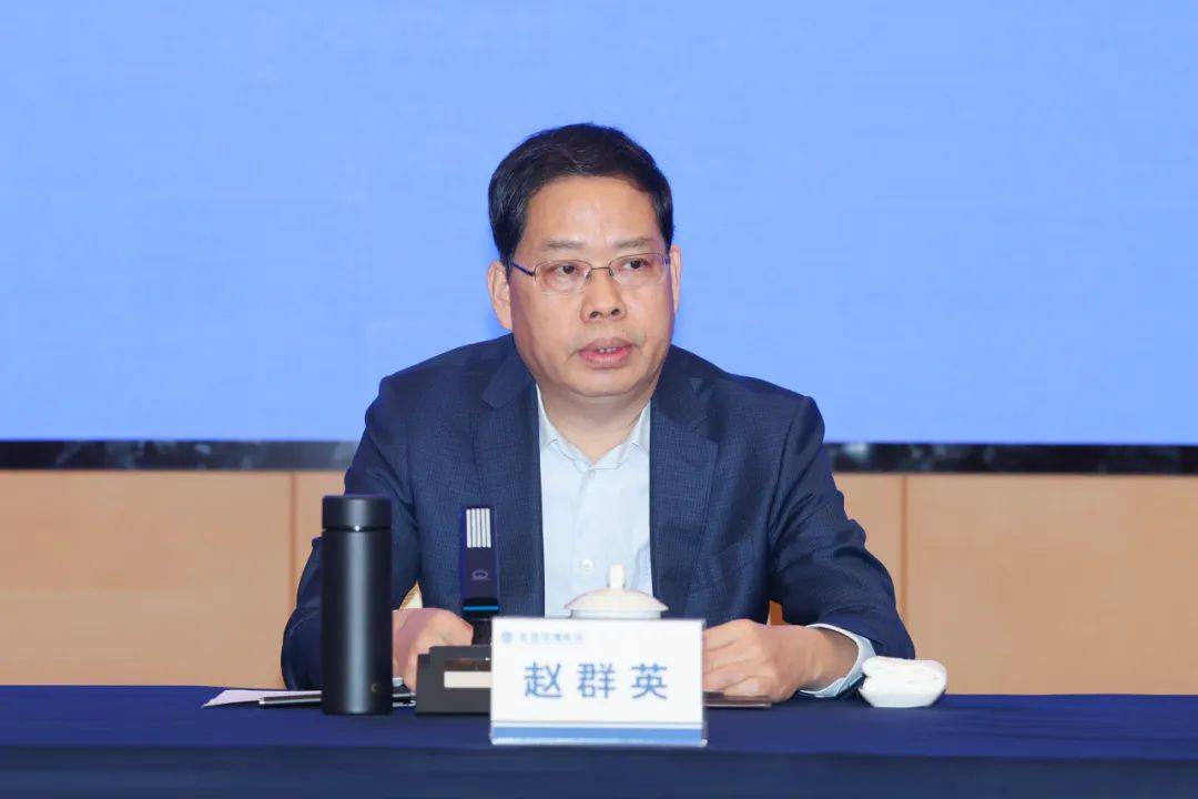 市委副书记,市长洪湖鹏致辞.