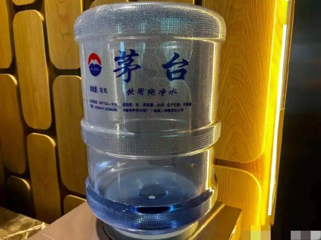 贵州省茅台镇,中华男性的精神乐园_男人_大酒店_地位