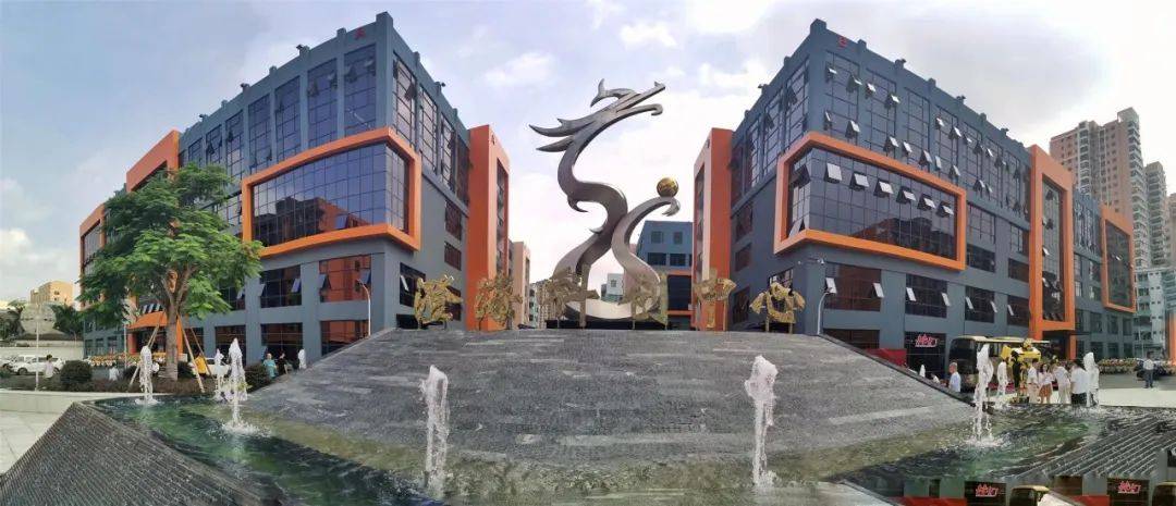 在澄海科创中心,从设计研发,ip授权到玩具检测,商贸物流,每栋楼每个