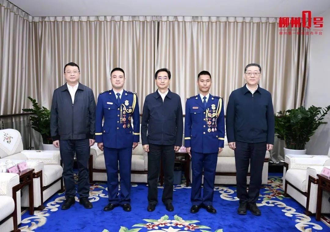 张晓钦会见柳州受表彰的"中国消防忠诚卫士"时强调 对标先进 勇担使命