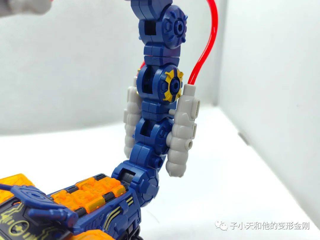 【评玩具】子小天:蟹子测评《52toys 猛兽匣 飓风 机械大蝎子,细节