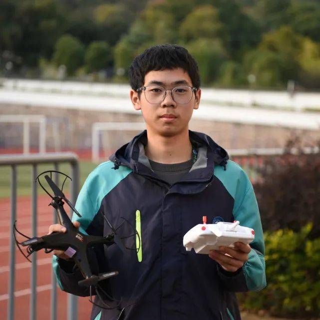 美好成长 | 青山之畔,逐梦云端_无人机_社团_超低空飞行