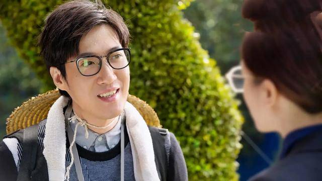 《西红柿首富》是一部喜剧电影,由闫非和彭大魔联手执导,沈腾,张一鸣