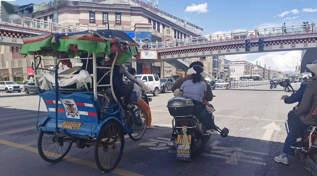 去西藏开创一个时代:日作6小时,税后月薪9000_周洋_杨萌_佳佳