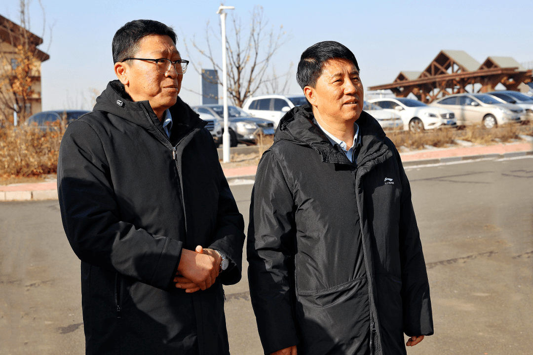 张永文调研我区冰雪运动季活动筹备情况_旅游_集宁_滑雪场