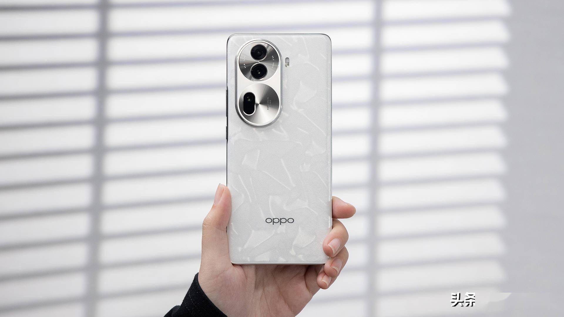 oppo开始发力,天玑8200 单反级人像 184g机身,2499元起售真的香_reno