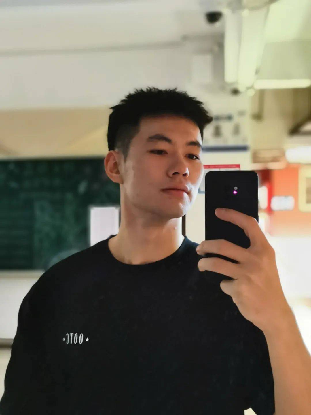 获得者简介:华南理工大学甲组篮球队前队长学院:公共管理学院王佳兴