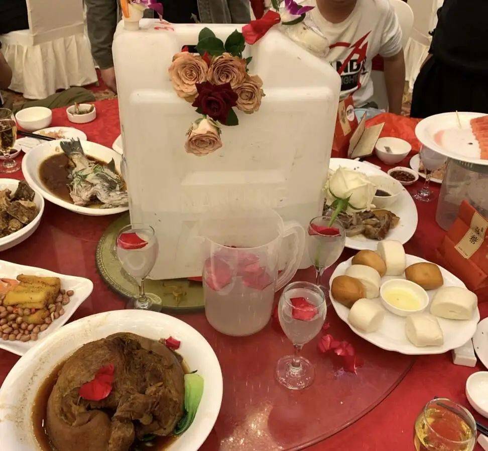 东北人来了也得喝趴下,原来它才是隐藏的喝酒大省_广西_公文包_度数