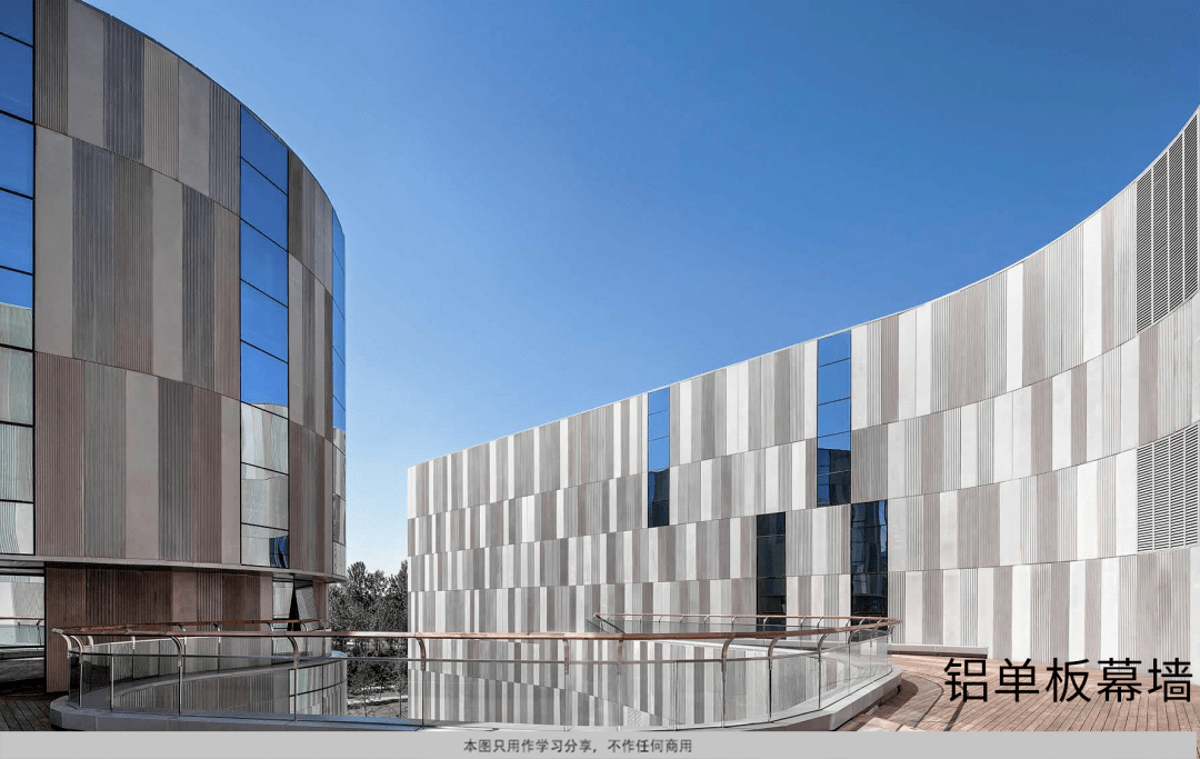 幕墙种类多样,常见的有玻璃幕墙,金属幕墙,石材幕墙,组合幕墙.