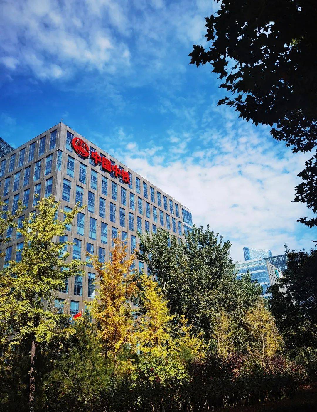 韩志勇)秋后的农家小院(刘保磊)晚霞(王建宏)天池(王莉)舜泰争彩(任