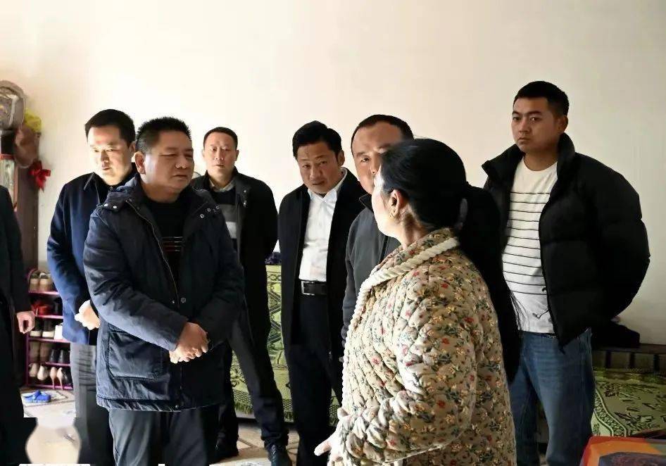 来到南箐镇河坎村控辍保学卡点,达布村,大瑞镇友谊村,拉吉乡拉吉村,竹