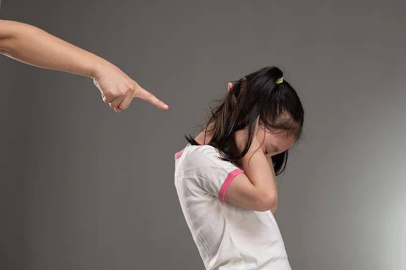 最高法发布典型案例→_唐某某_未成年人_保护