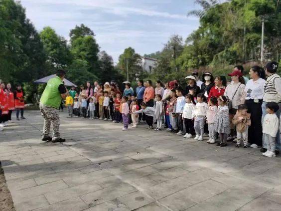 下一場和孩子的親子活動,繪本之旅一定是個不錯的選擇呢~噓.小編再淺