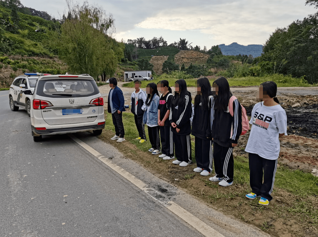广南多人被曝光!_机动车_摩托车_交通