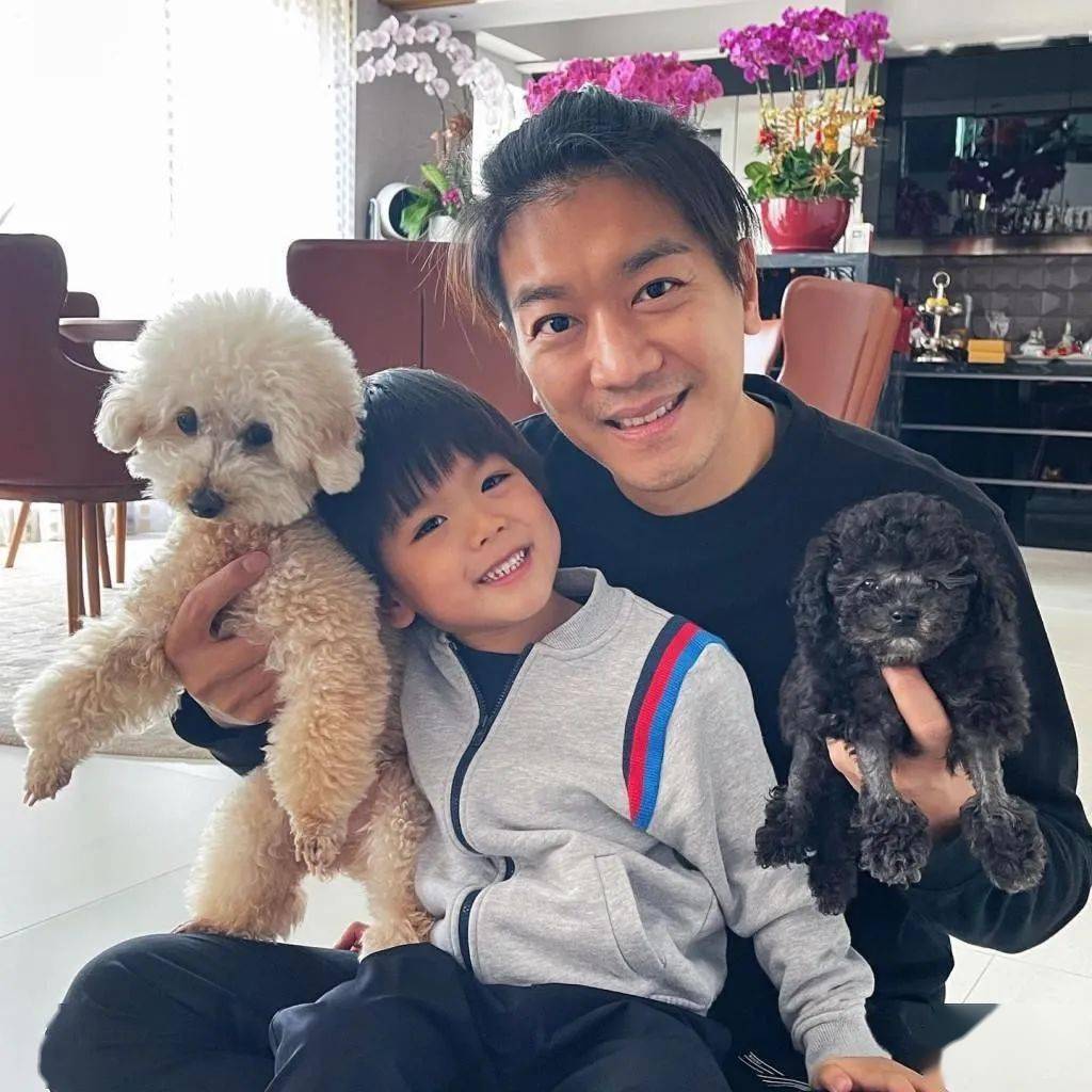 与林子祥穿情侣装,郭晶晶夫妇到贺_林德信_照片_黎诺懿