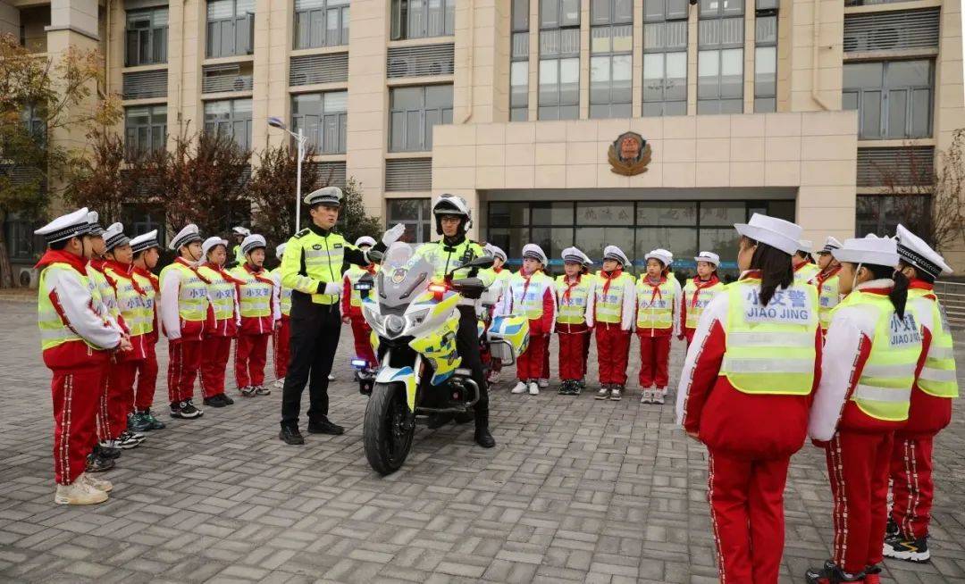 36名"红领巾"少年交警队队员接受岗前培训!_活动_交通_淮安市