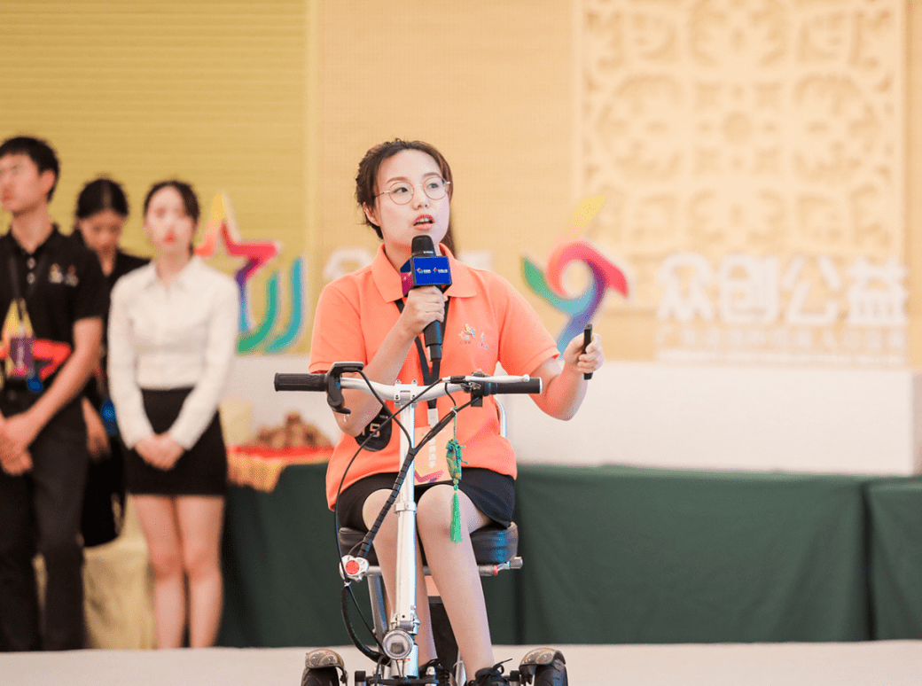 深圳女孩张莹莹再获国家级荣誉_就业_残疾人_残障者