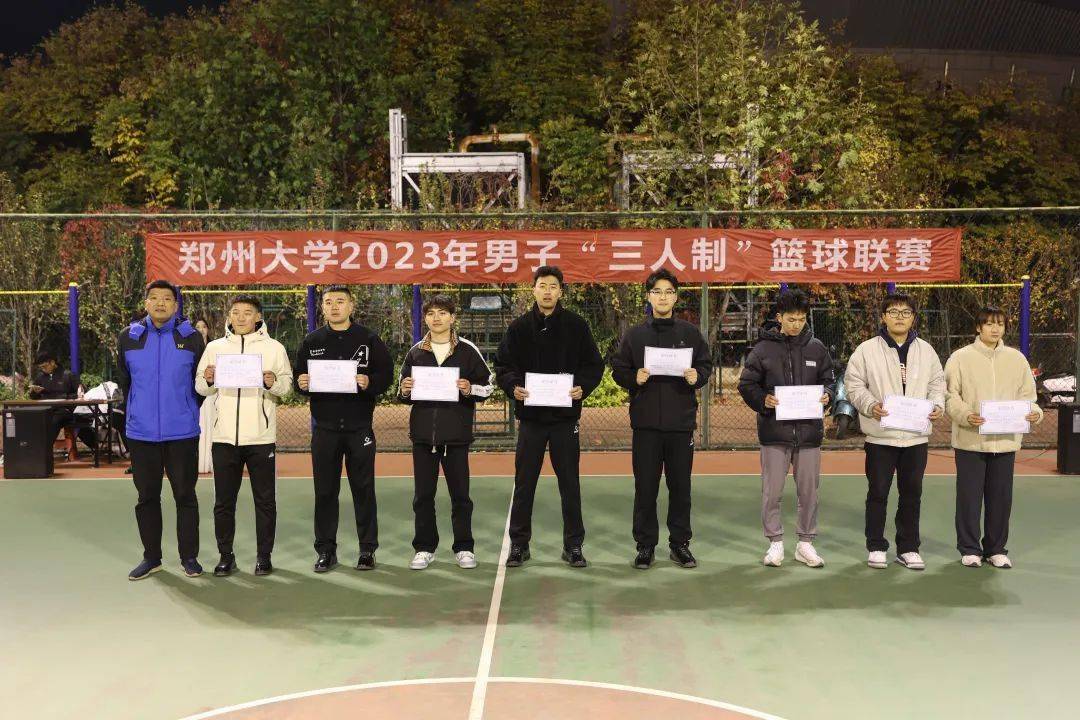 青春赛场,迎"篮"而上_篮球_王红晓_热血