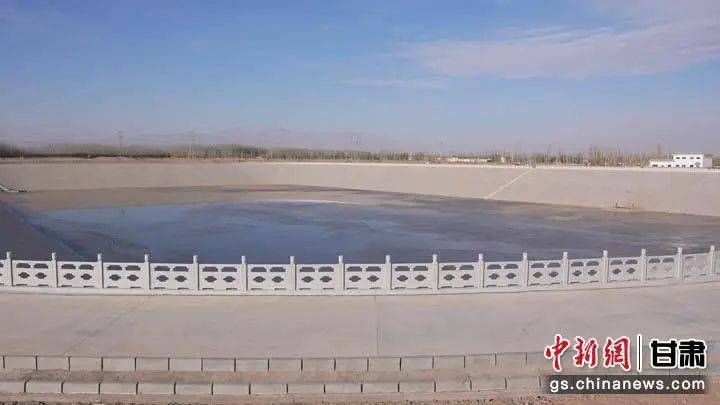 【央媒看金昌】中国新闻网丨金昌：高标准农田从“串联”漫灌改为“并联”滴灌_节水_蓄水池_灌溉