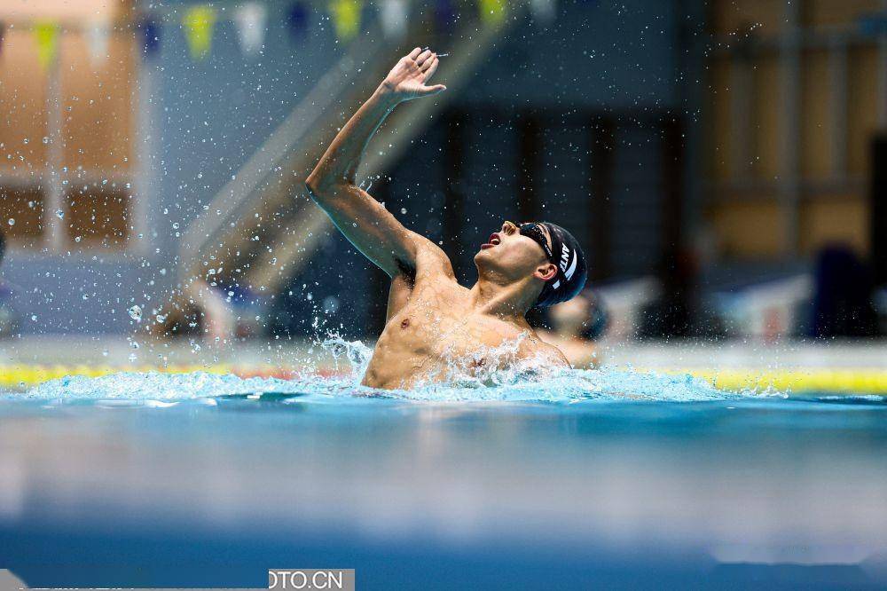 中国花样游泳队多哈世锦赛暨奥运会选拔赛在京举行_场景_肖雁宁_训练