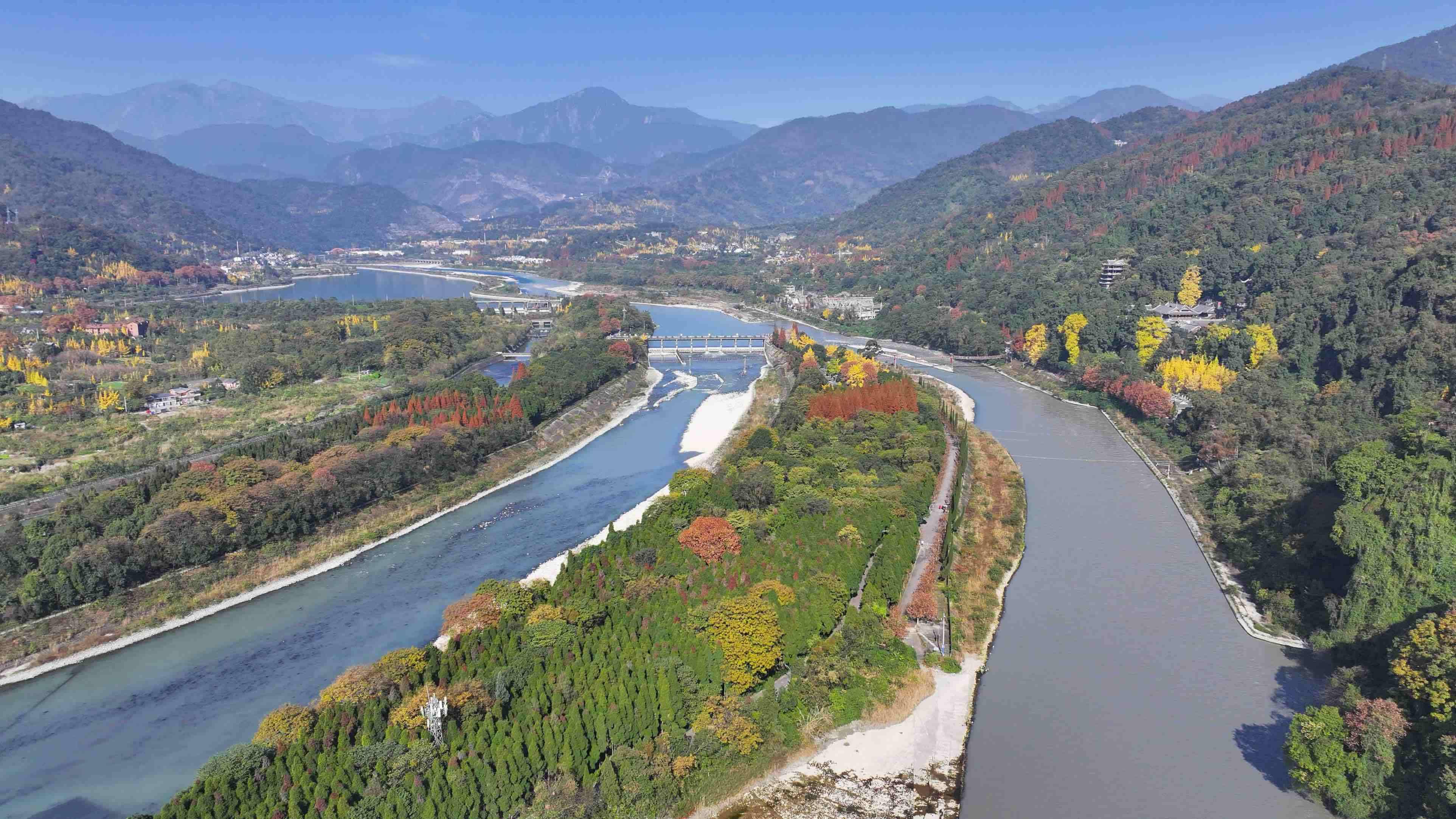 都江堰水坝图片