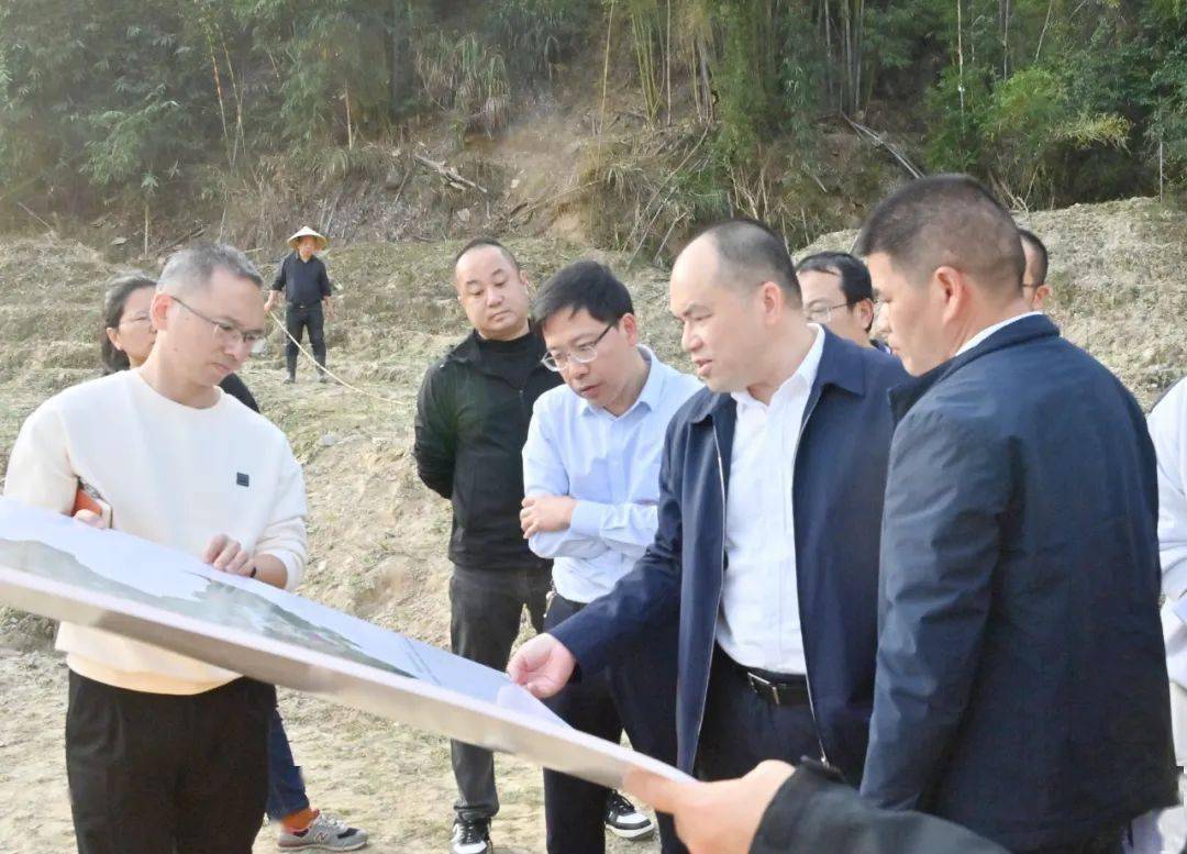 近日,罗源县县长林志斌带领县自然资源和规划局工作人员,到洪洋,起步