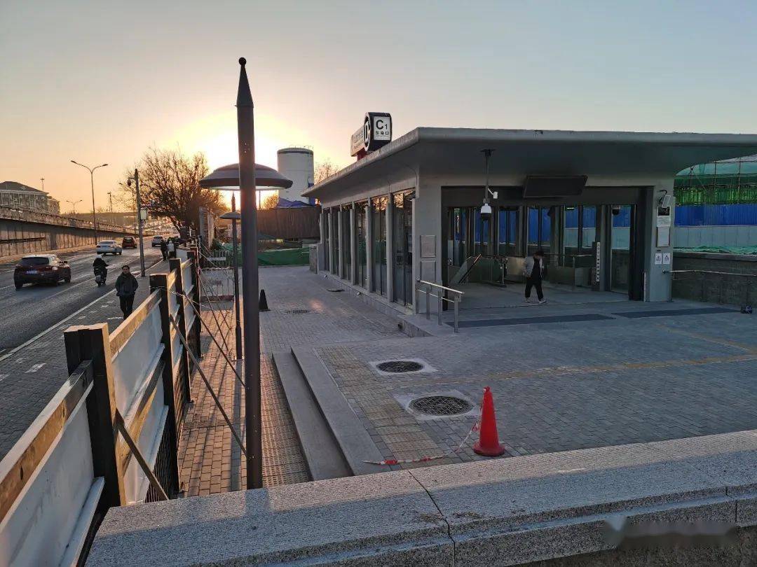 16号线宛平城站点亮夜景照明!