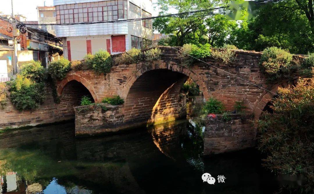 在云南叫板桥的地方还真不少,这里要说的是昆明石林彝族自治县的板桥
