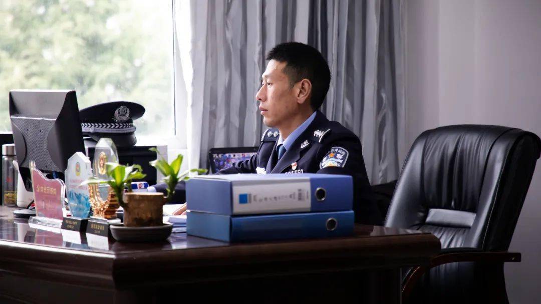 连续3个月没回过家为做好"迎峰度夏"工作利川市公安局谋道分局局长他