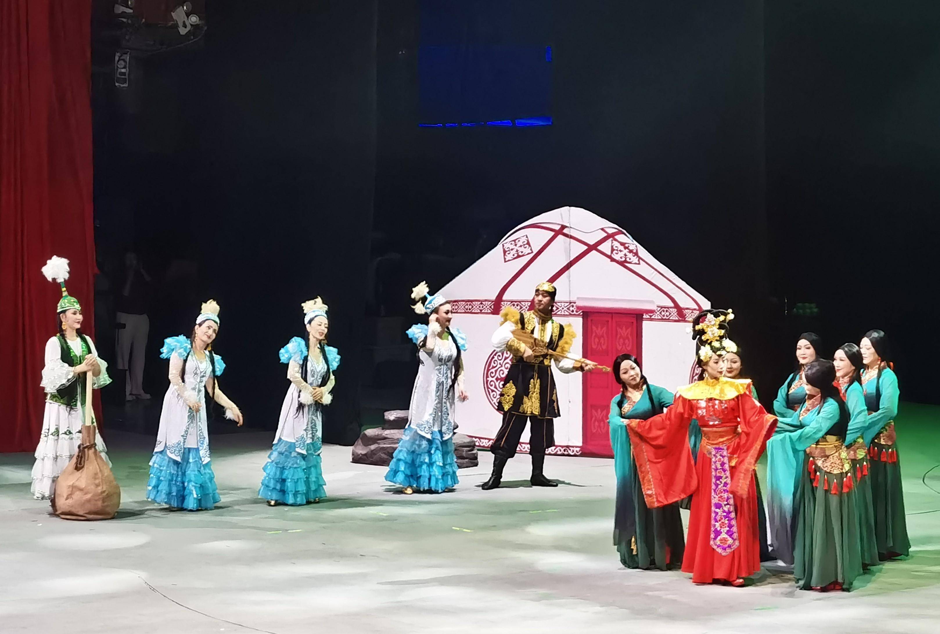 河南省歌舞团图片