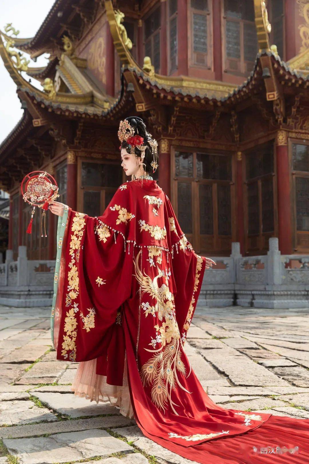 汉服新品【并蒂荣华】【迷蝶】【对风穿花满地金】加久久v信chht-jj有