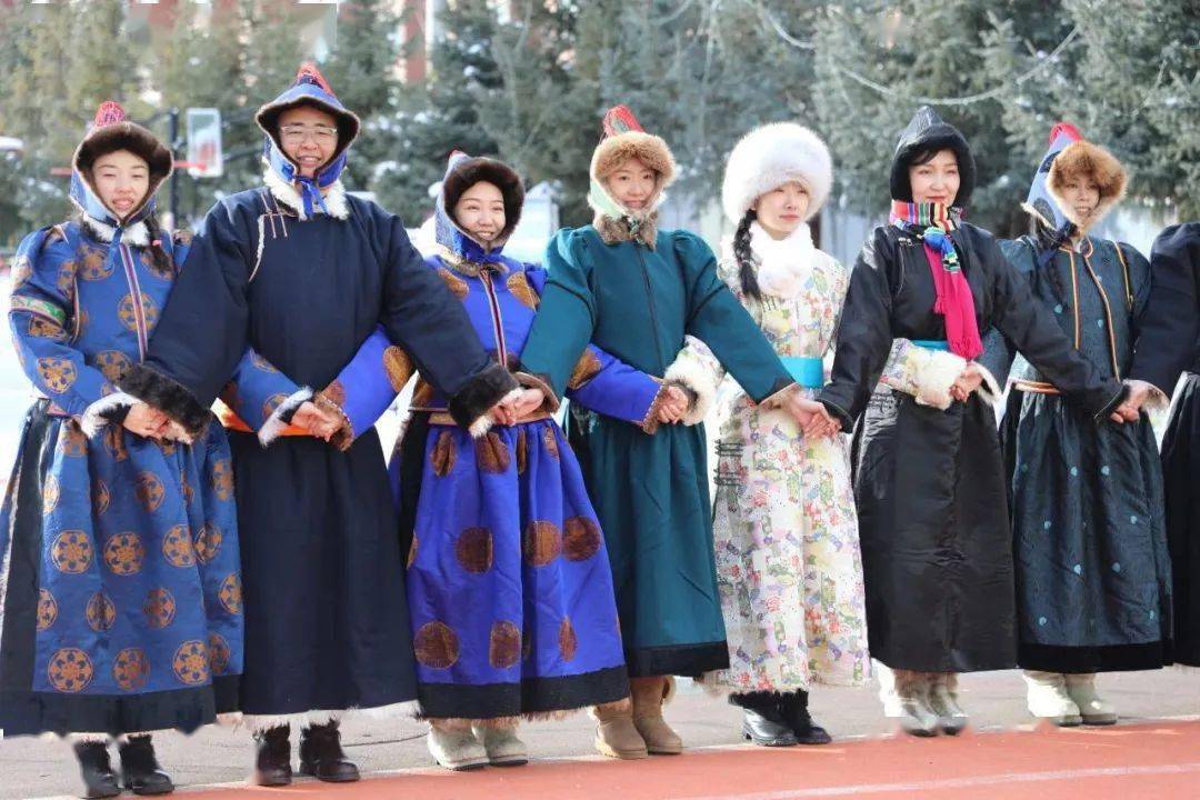 同心共筑中国梦丨民族幼儿园开展冰雪进校园活动_海拉尔区_小朋友