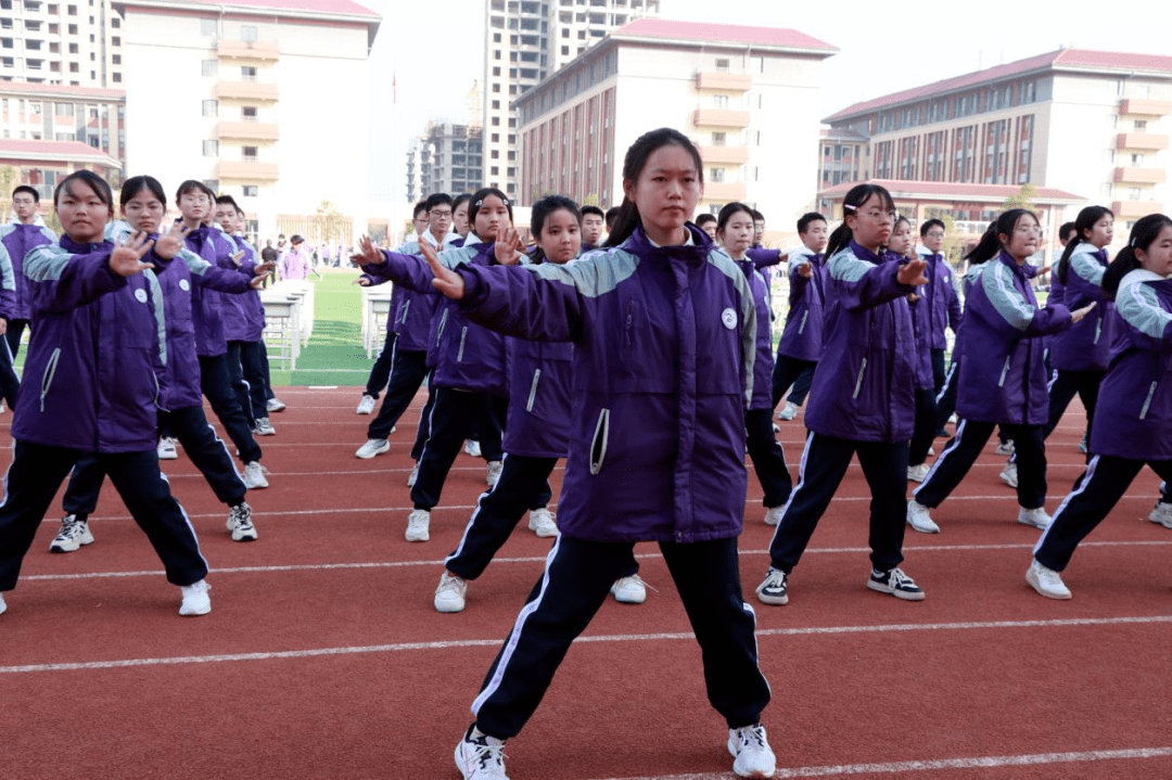 阳光体育展风采 强国有我向未来——南充高中高坪校区第三届体育节