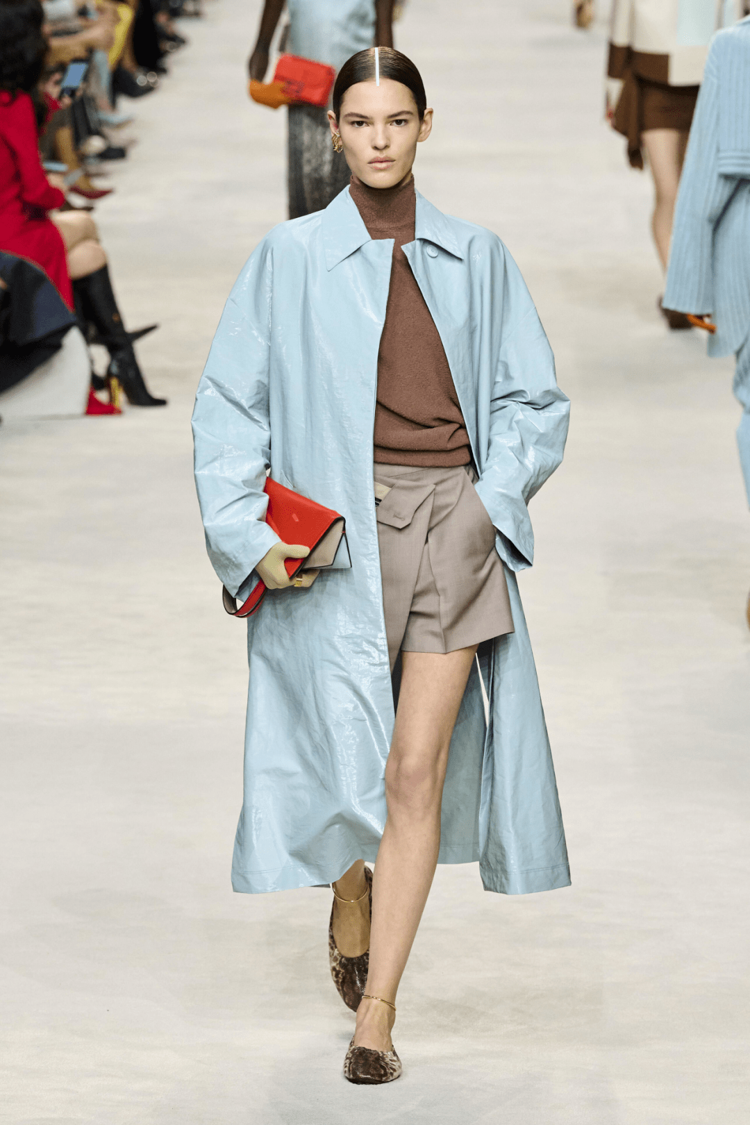 趋势分析 | 2024巴黎时装周春夏针织服装流行这样的~_tan_loewe_jenny