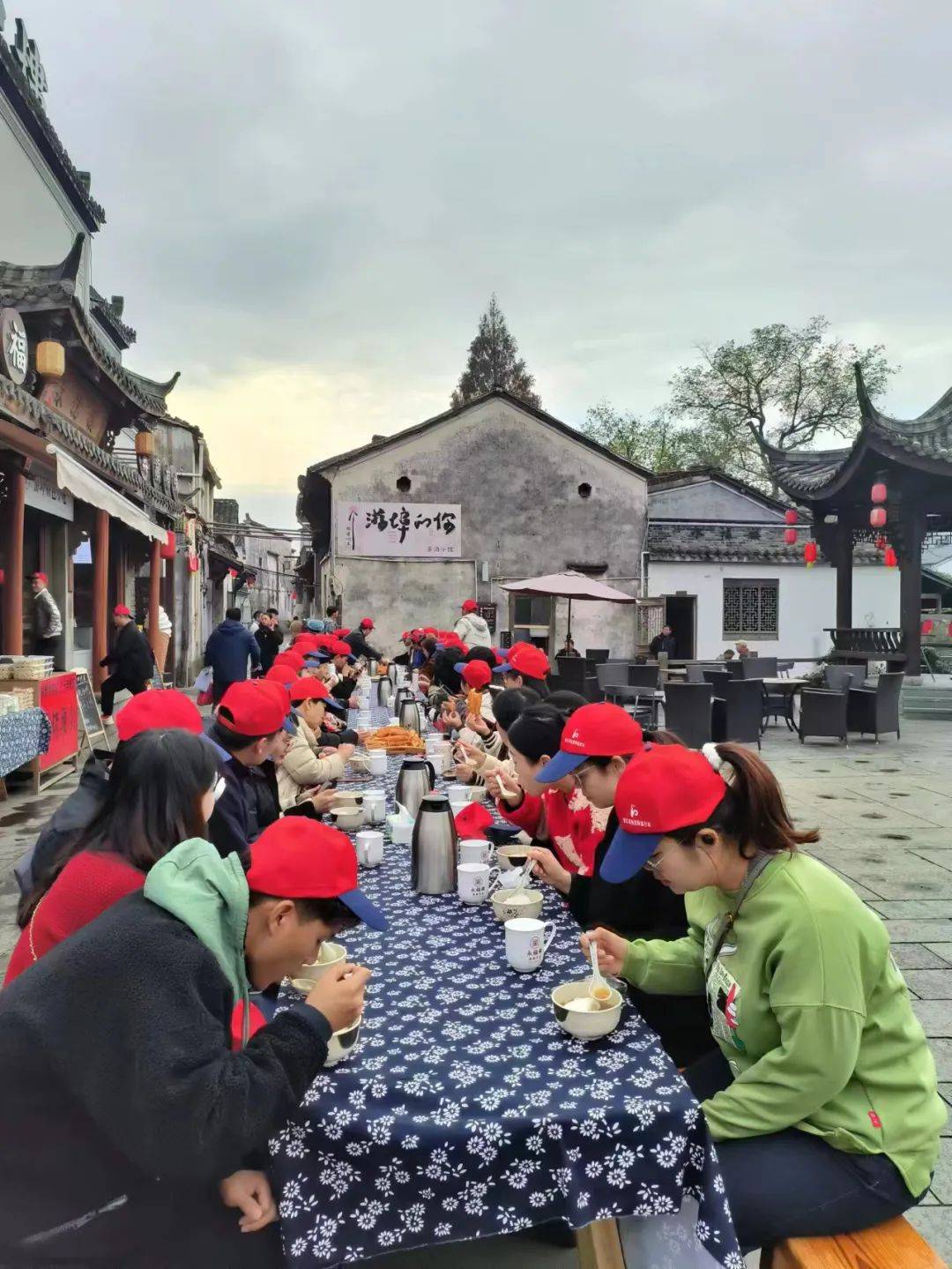 工惠相伴 情暖兰江
