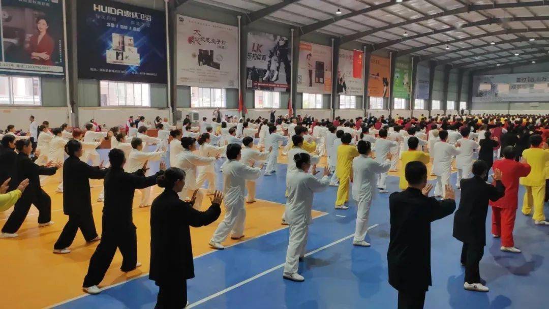 傳統楊式太極拳,傳統陳式太極拳,第一套太極功夫扇