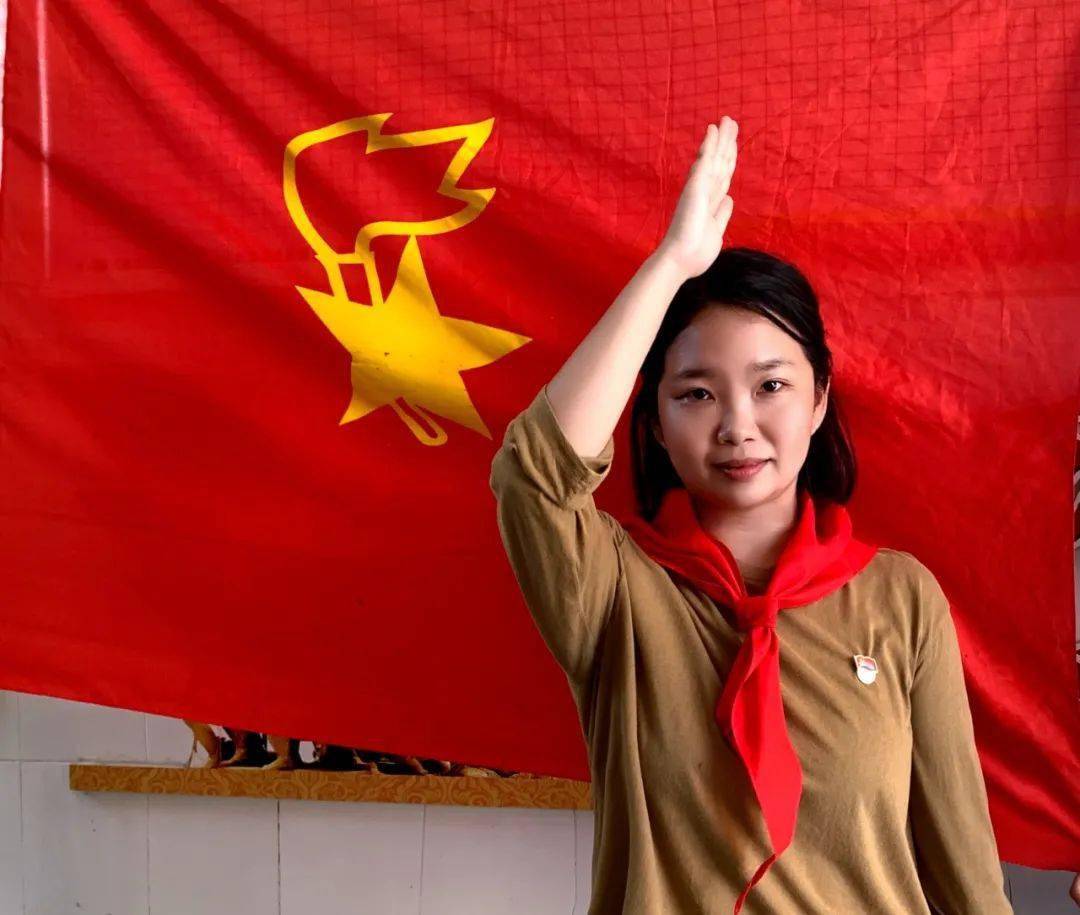 校校都有好少辅丨杨艳 :高举队旗跟党走 做好少年引路人