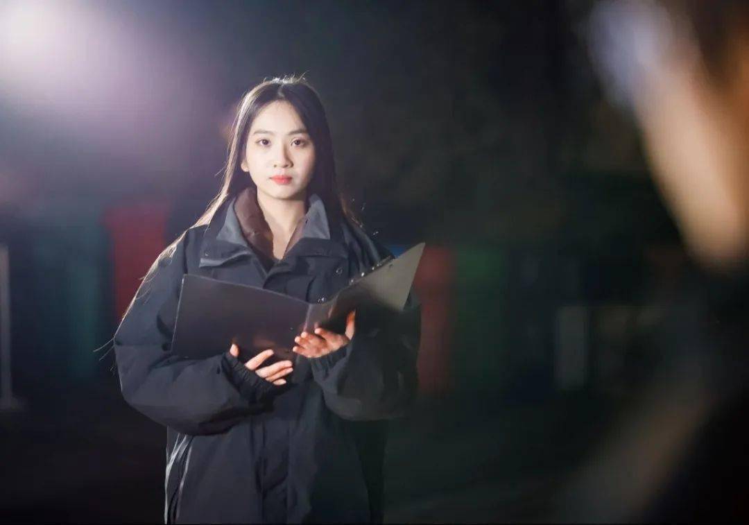 李安琪杜宗浩杨善友朱小石黄荭葛凤瑾12月12日晚至12月13日凌晨,8个