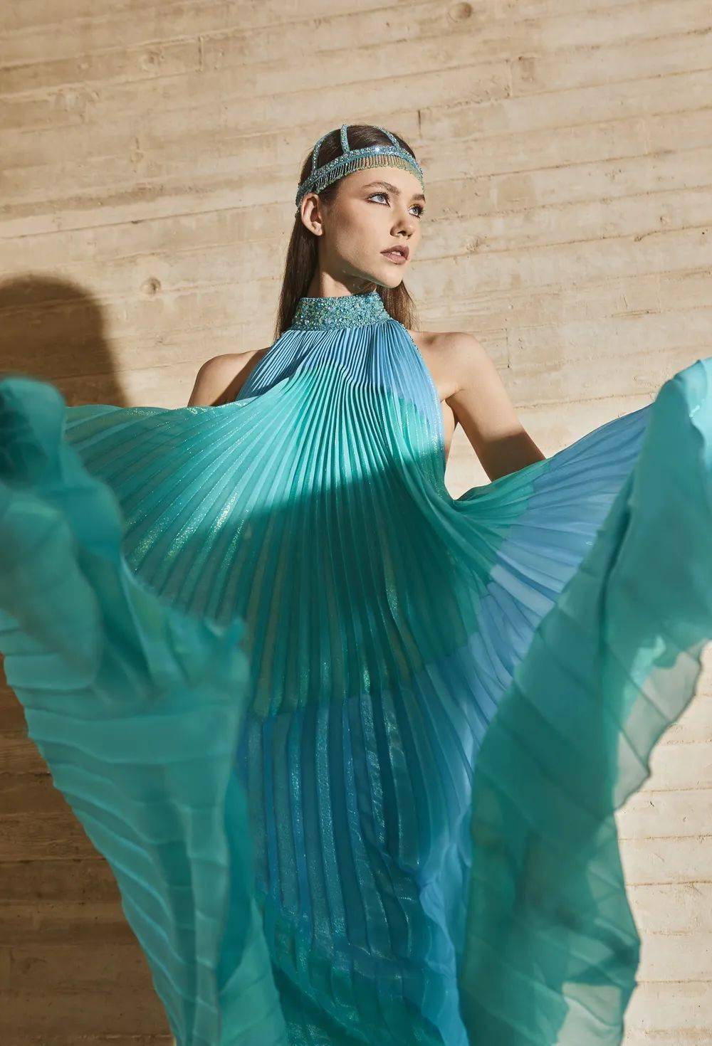 2024春夏伦敦时装周流行色:horizon blue地平线蓝,令人陶醉_ward_色彩